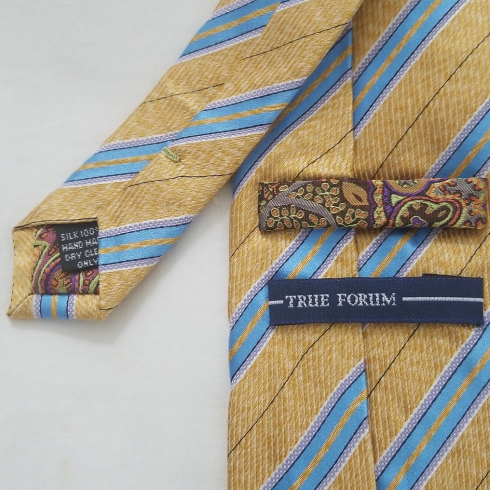 True Forum 100% silk tie NWOT gold blue